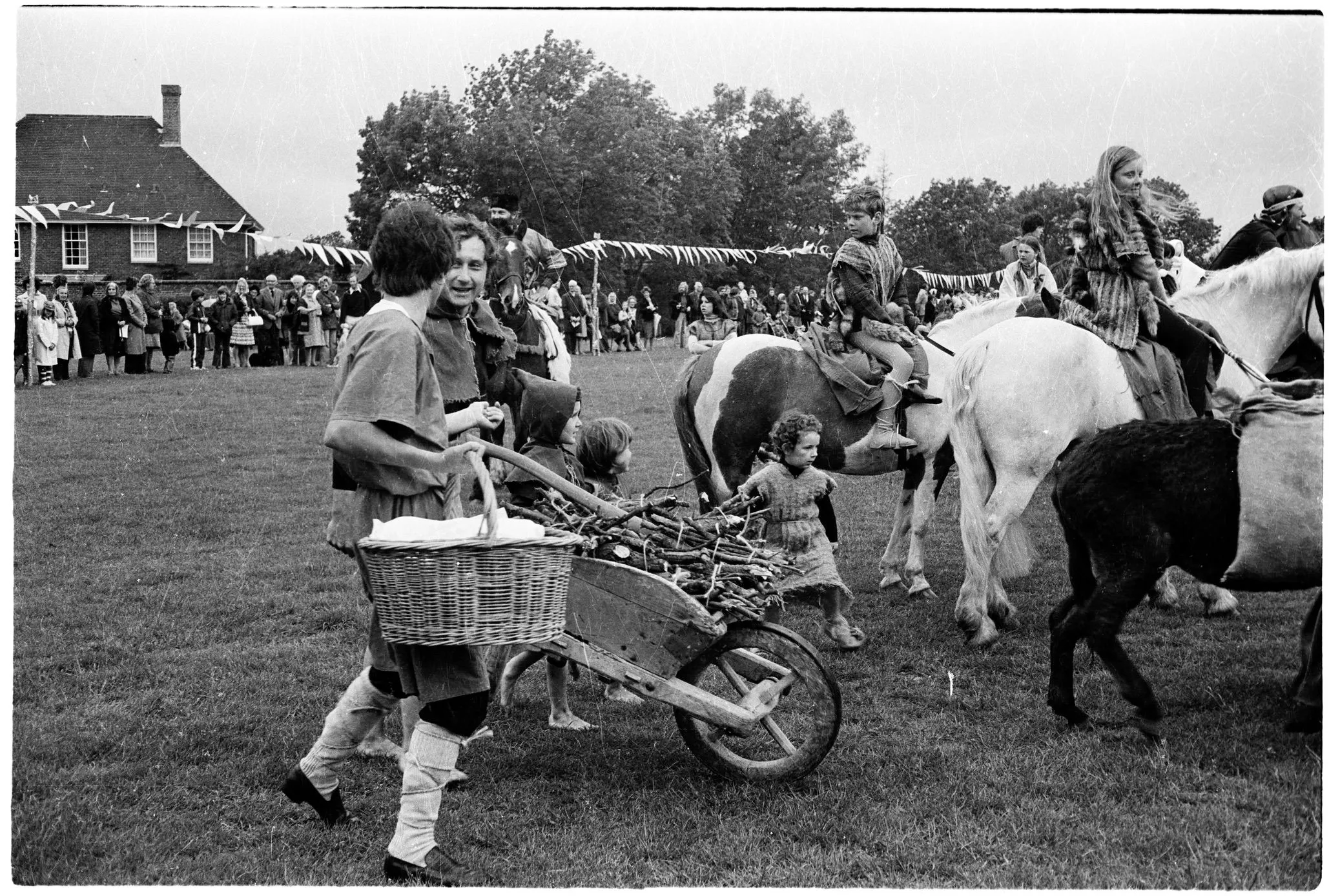 May queen crown display, Estre Day 1974